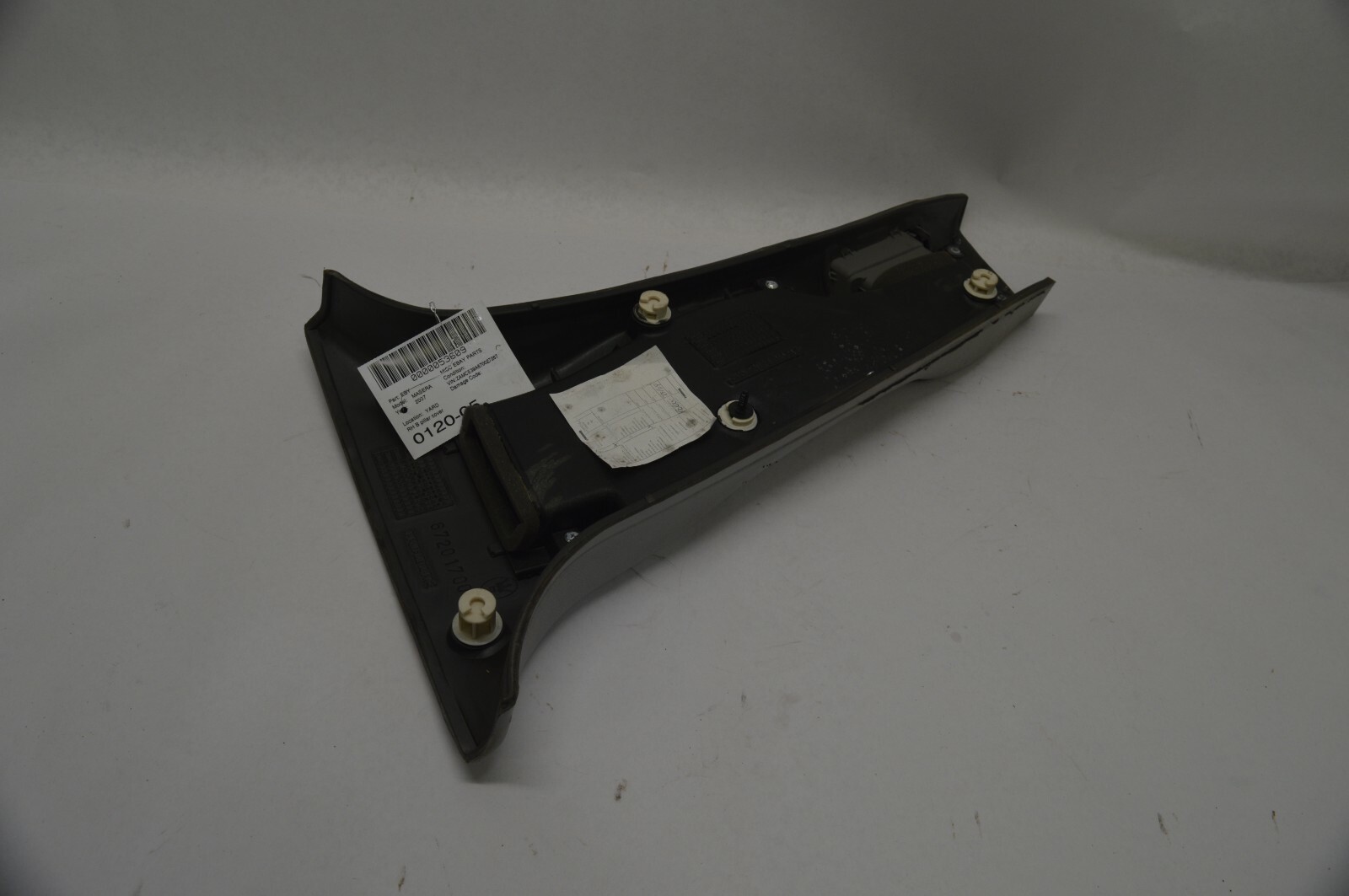 05-12 MASERATI QUATTROPORTE B PILLAR TRIM RIGHT PASSENGER SIDE OEM