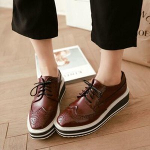 women's wingtip shoes