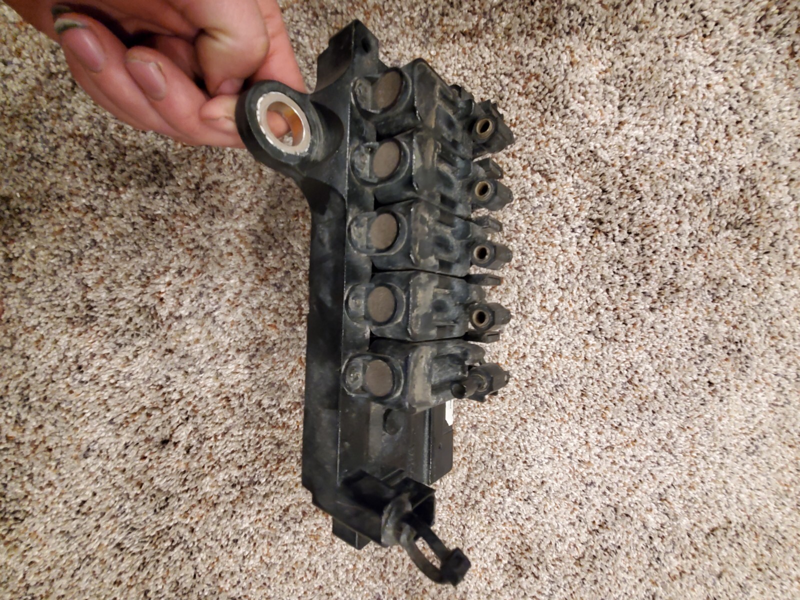 HEAVY DUTY SEMI TRUCK AIR VALVE PACCAR MUX SOLENOID BANK G901266151A