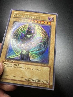 Yu-Gi-Oh Dark Magician LOB-005 the Legend of Blue Eyes White