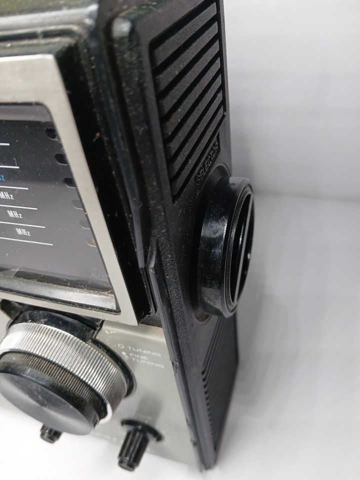 Vintage Realistic Radio Shack AM/FM Radio DX-66 Air/SW Monitor Model 12 ...