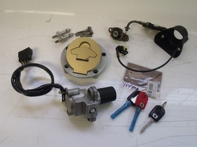 DUCATI MONSTER S2R 800 OEM ZÜNDSCHLOSS SET TANKDECKEL SEAT LOCK 3 SCHLÜSSEL KARTE S4R