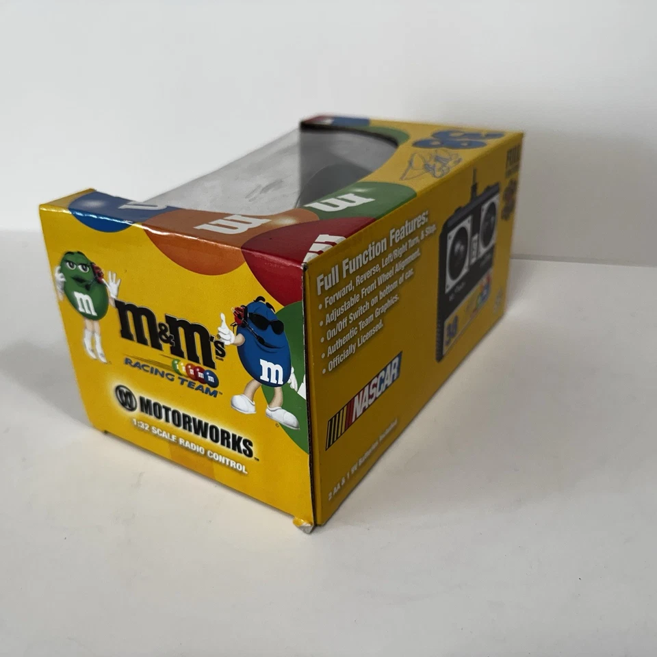 RC M&M'S #38 ELLIOTT SADLER NASCAR MOTORWORKS 1:32 SCALE Rare Some Box Damaged - Image 4 of 4