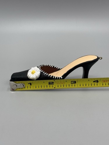 Decorative Shoe Figure Ornament Black W/ White Flower 4” - Afbeelding 5 van 5
