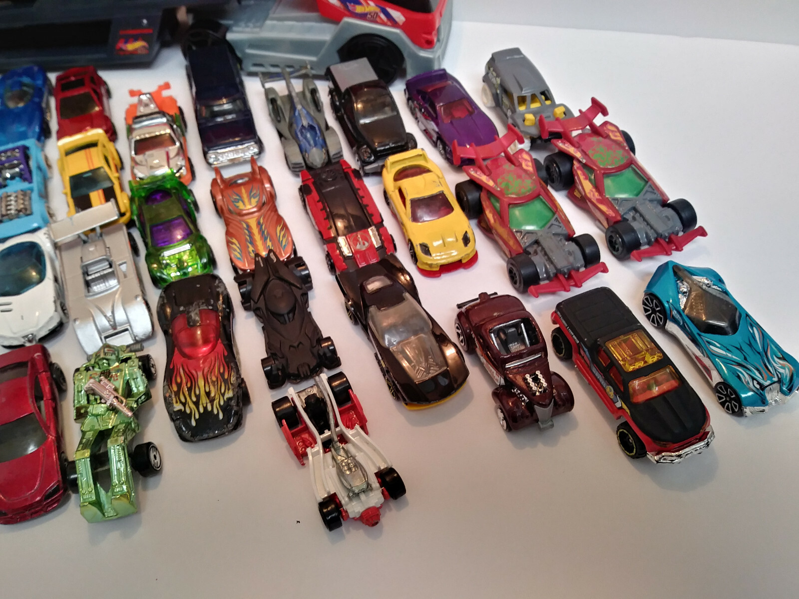 hot wheels zipbin 300 car storage cube and playmat