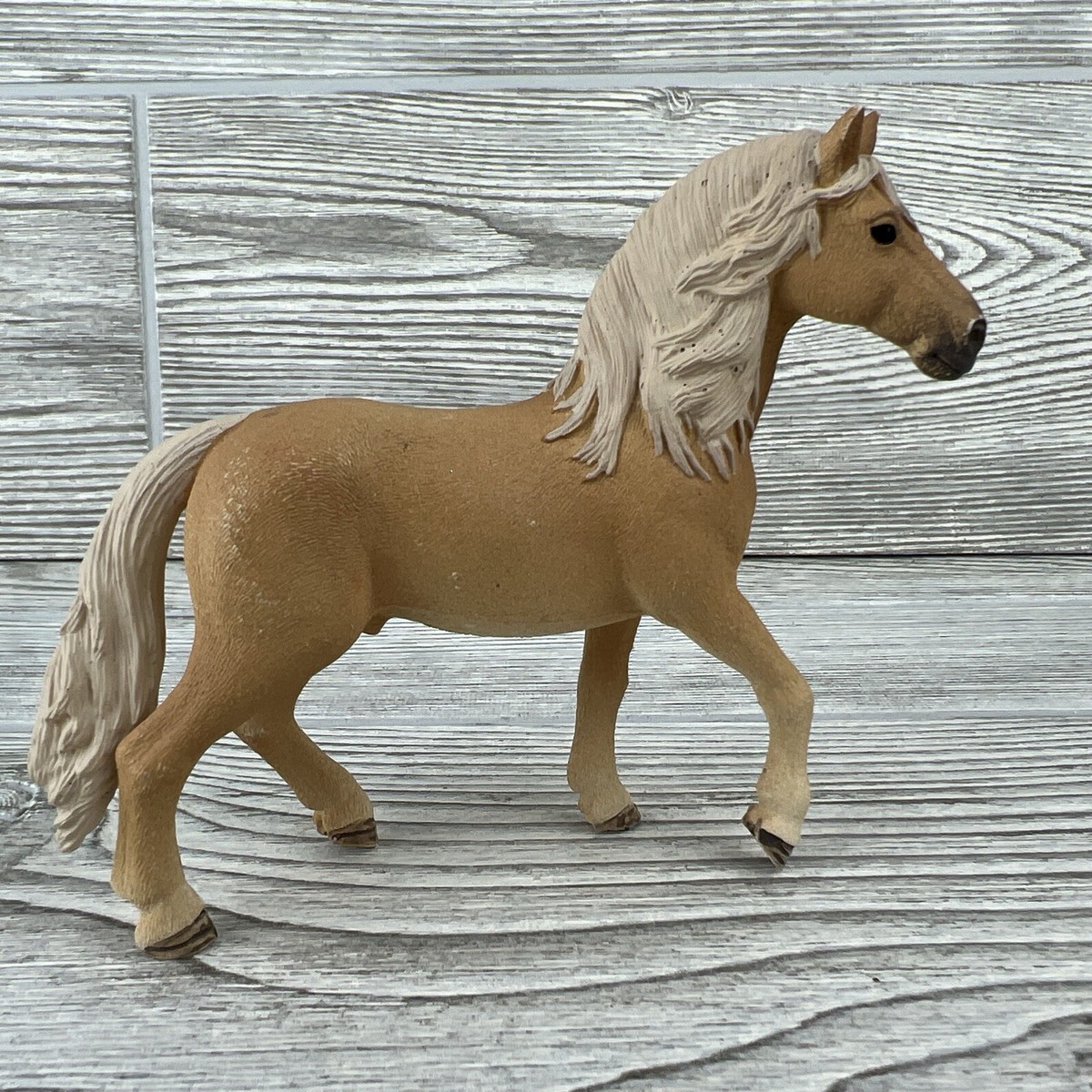 Schleich Horse Andalusian Stallion Palomino 42431 Sofia's