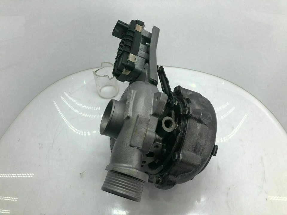 Turbolader Volvo S60 S80 V70 XC90 XC70 2.4 D 5 I5D P2 757779-5 30757080 Ink. El. - Bild 2 von 4