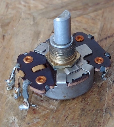 USED 1968 CTS Model 220131-12 POTENTIOMETER Reads 1.56M Date Code 137815