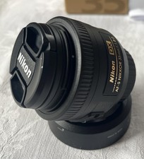 Nikon AF-S DX Nikkor 35mm f/1.8G Lens — Very Good Condition with Lens Hood