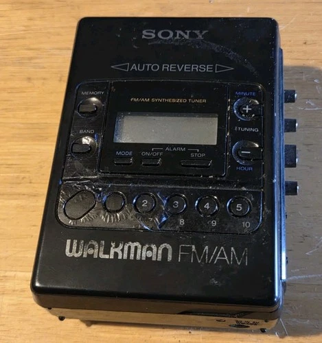 ESTATE SALE FIND Vintage SONY Walkman FM/AM Cassette Tape Player WM-F2081