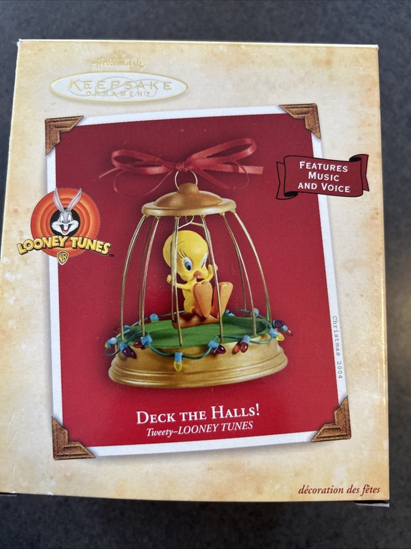 2004 Hallmark Keepsake  Deck the Halls! Tweety-Looney Tunes Ornament .works!
