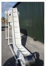 White Nylon Z Shaped Elevator Conveyor