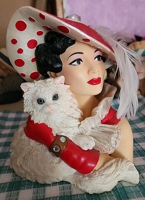 Cameo Girls Deluxe Lady Vase Emma 1944 Cats Meow Numbered Edition LV-112