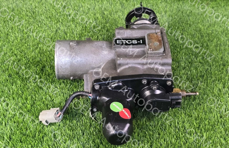 Cuerpo del acelerador de inyección de combustible Lexus GS300 IS300 2000-2004 22030-46130 OEM JDM Foto 3 de 4