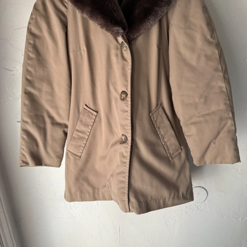 Abrigo de invierno vintage Bauer Down a prueba de ventiscas para hombre color tostado cuello de piel sintética M Foto 3 de 4