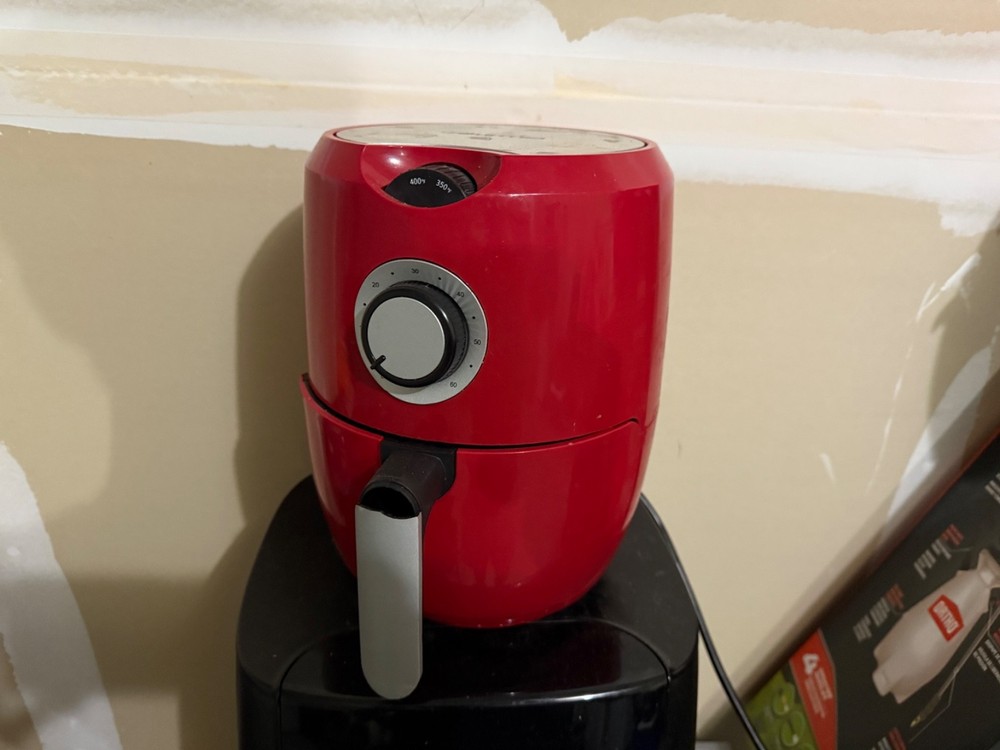 Gourmia small red air fryer