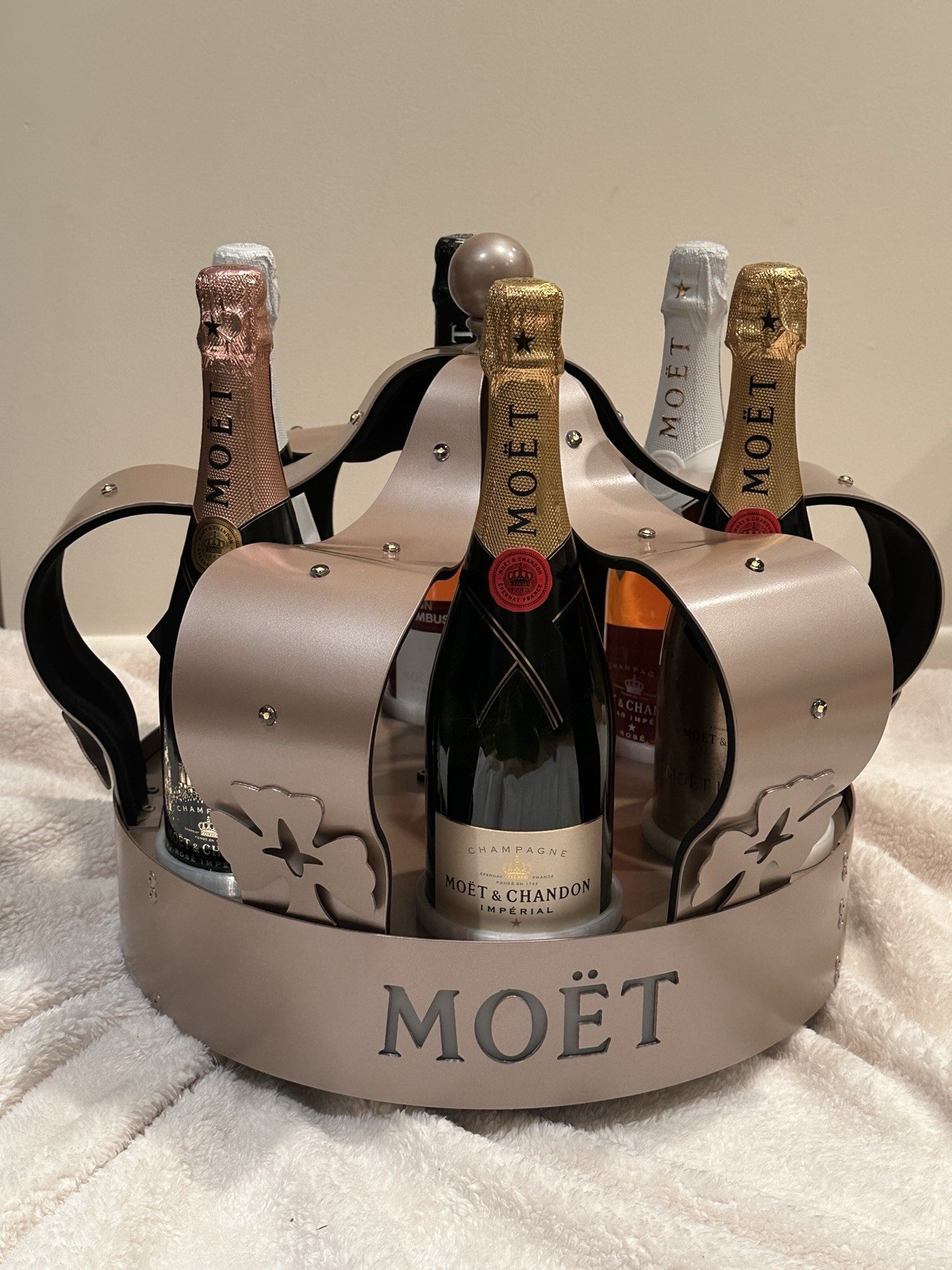 Moët & Chandon Crown 6 Champagne Bottle Holder Presenter. LED nightlife. NEW