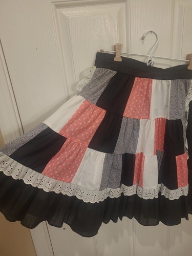 Square Dance Skirt Womens 28 X 23 Vintage Patchwork Pink Black Lace