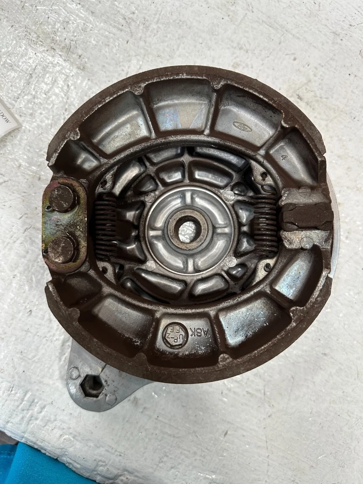 Buje y pastillas de freno trasero Honda Shadow VLX600 99-08 Foto 4 de 4