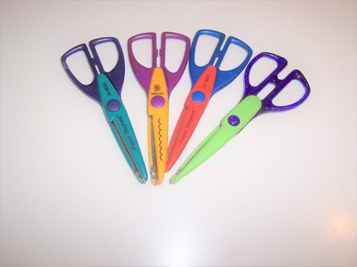 Four Pr of Paper Shaping Scissors x condition - Picture 2 of 2