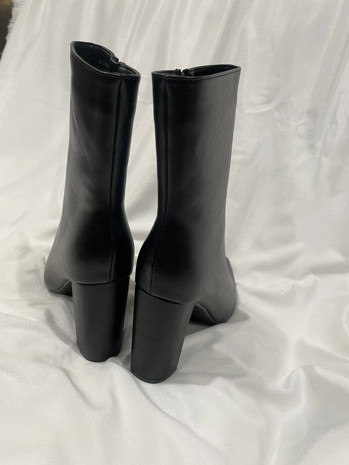 Bota de couro preta com biqueira pontiaguda - Imagem 2 de 4