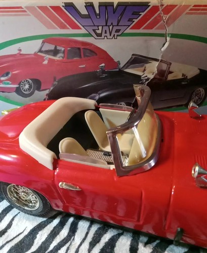 Jaguar E-Type Diecast by Luxe - 1:16 Scale Plate Friction Car c1980s With Box - Picture 3 of 18