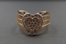 10K Solid Yellow Gold Beautiful Four Line In One Heart CZ Band Ring. Size 7.5
