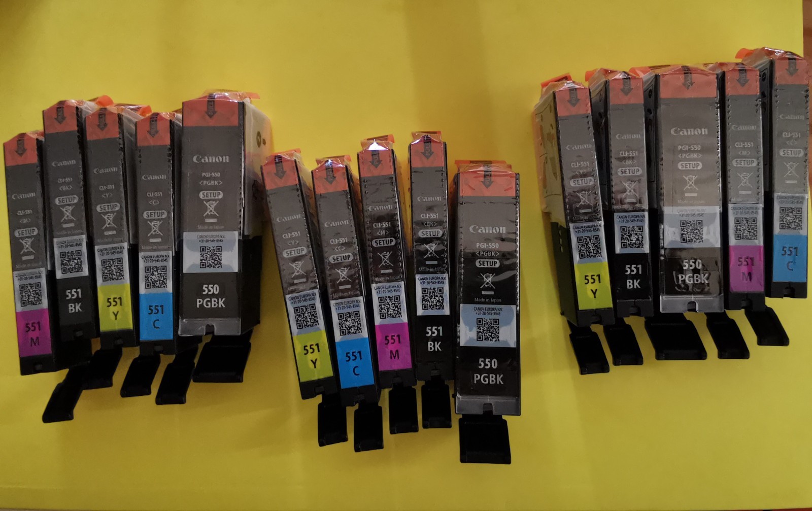 Cartouches Canon pack de 3 sets jet d'encre couleur et noir pour imprimante de bureau