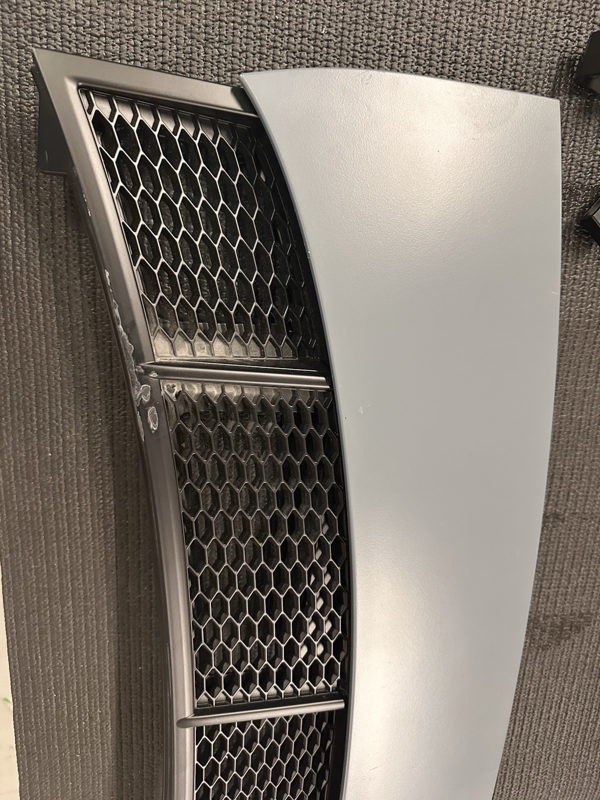 Genuine AUDI R8 trunk Lid assembly Trim 4S8827555CGRU