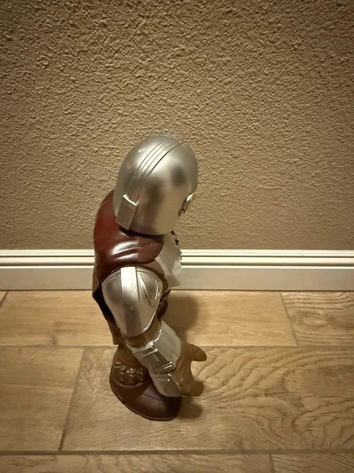 "Figura de acción Star Wars The Mandalorian Jumbo 24"" Mattel 2024 Disney grande" Foto 4 de 4