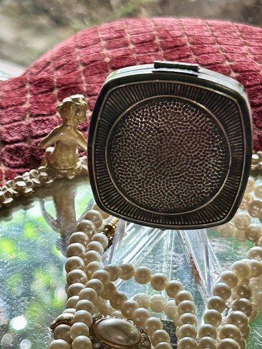 Vintage Djer Kiss Fairy Compact Kissing Fairies polvere originale Rouge vanità anni '20 - Foto 10 di 22