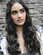 * ASHA BANKS * signed 8x10 photo * A GOOD GIRLS GUIDE TO MURDER * COA *