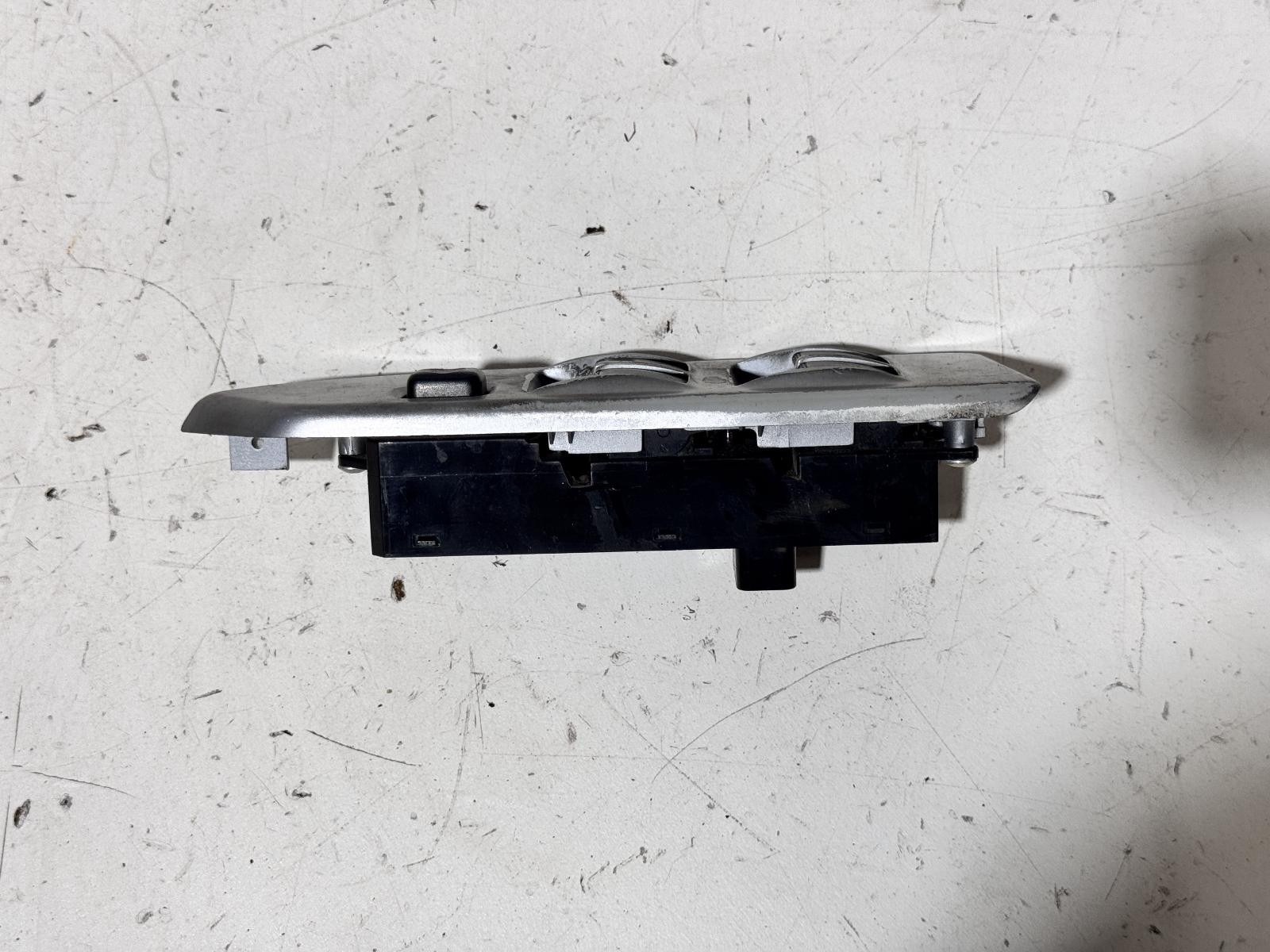 Ford Fairlane Power Window MASTER Switch AU II 03/1999-06/2003 - thumbnail 2