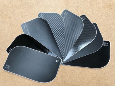 Schwarze Vinylfolie Kohlefaser 4D 3D glänzend matt Chrom geschliffen gebürstet Perle