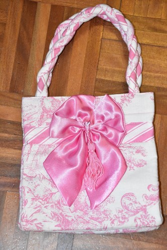 Pretty Pink Make Up Bag - EUC