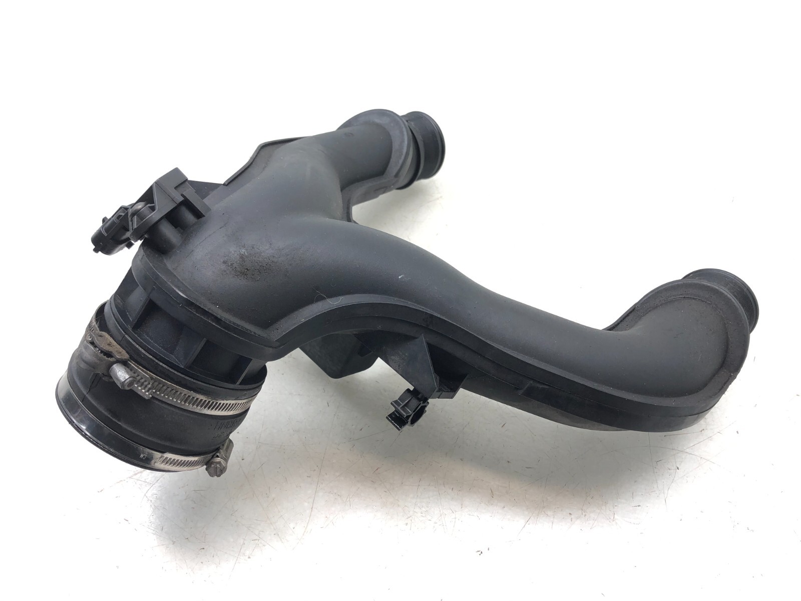 2014-2020 MASERATI GHIBLI S 3.0L V6 AIR INTAKE INLET DUCT TUBE W/MAF SENSOR OEM.