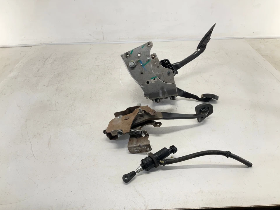 06-10 Pontiac Solstice Manual Embrague Freno Acelerador Pedal de Gas con Cilindro Fabricante de Equipo Original Foto 4 de 4