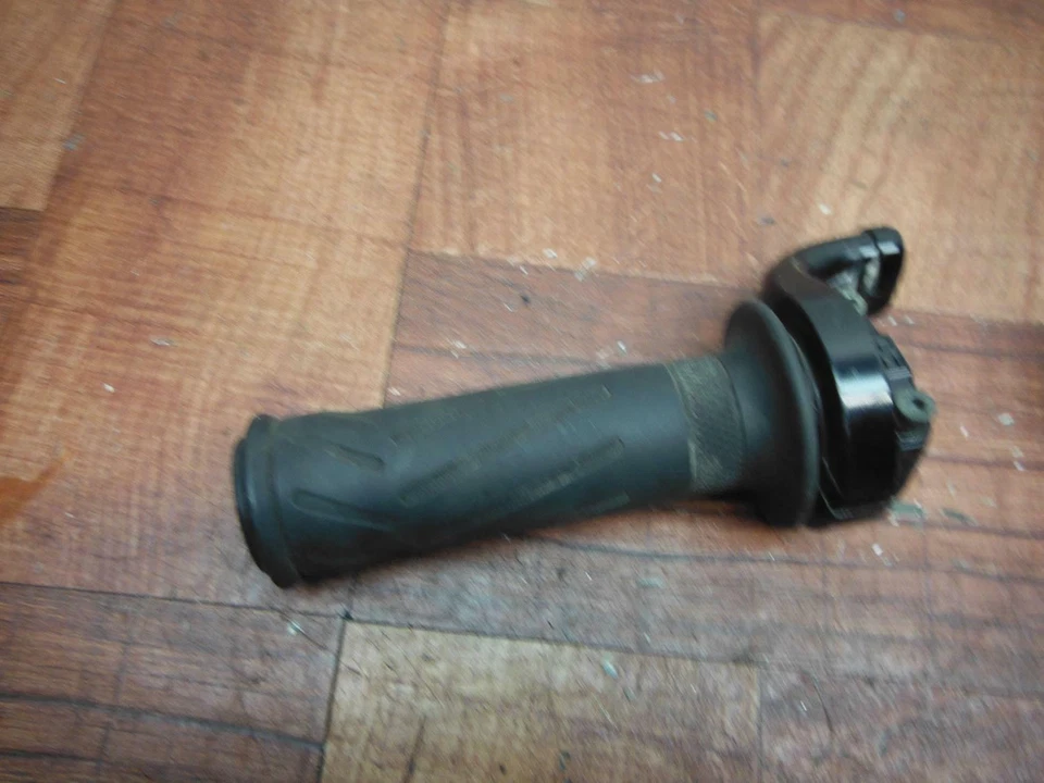 yamaha 06-15 fz1 2015 fzs1 ПРАВЫЙ ЛЕВЫЙ ЗАЖИМ РУЛЬ ЗАХВАТ ПАРА КОМПЛЕКТ - Изображение 3 из 4