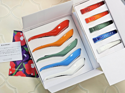 Le Creuset 10pc Set 5 Cutlery Rests & 5 Chinese Spoons Rainbow Red
