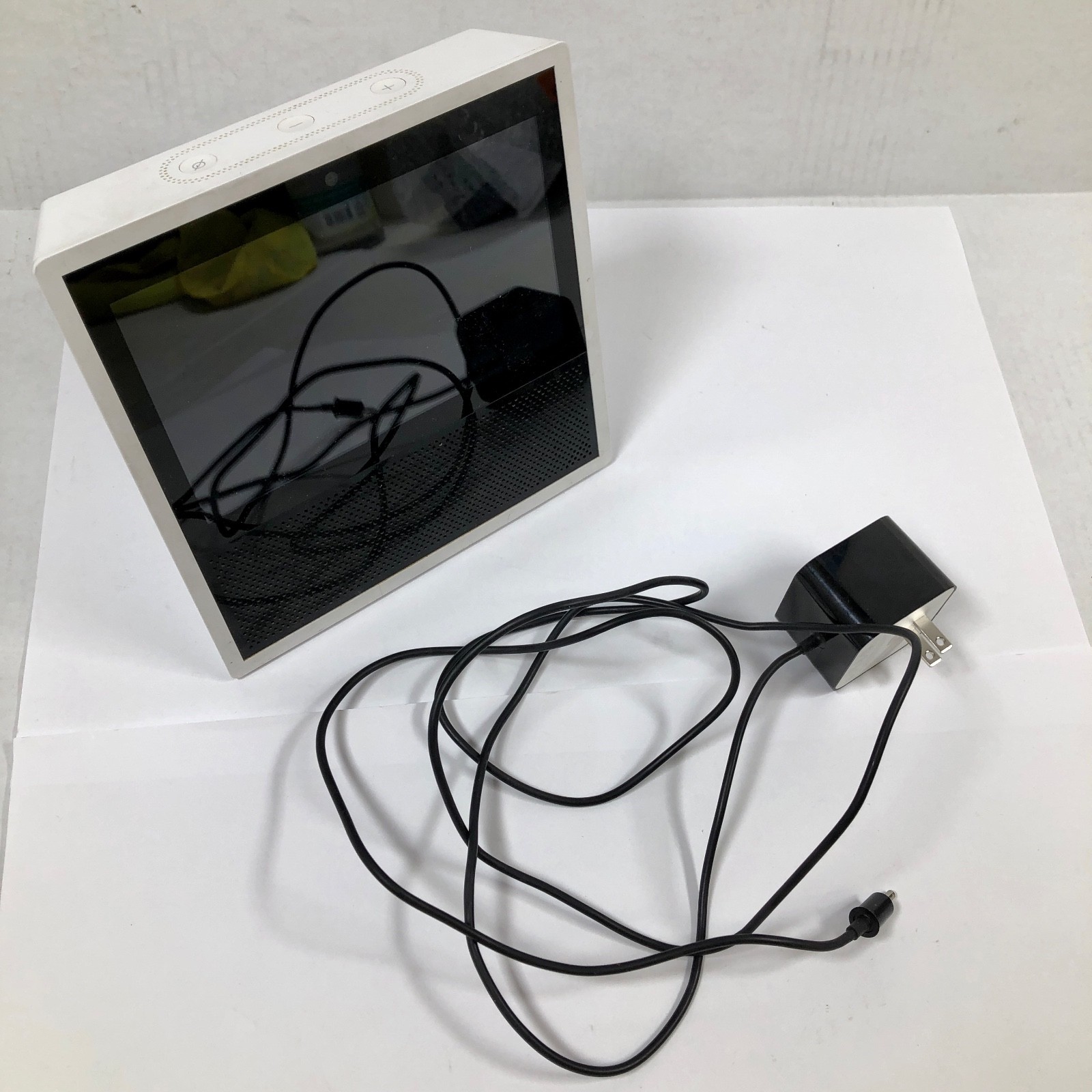 Amazon Echo Show 1st Generation Smart Speaker W/ 7" Display White MW46WB Tested