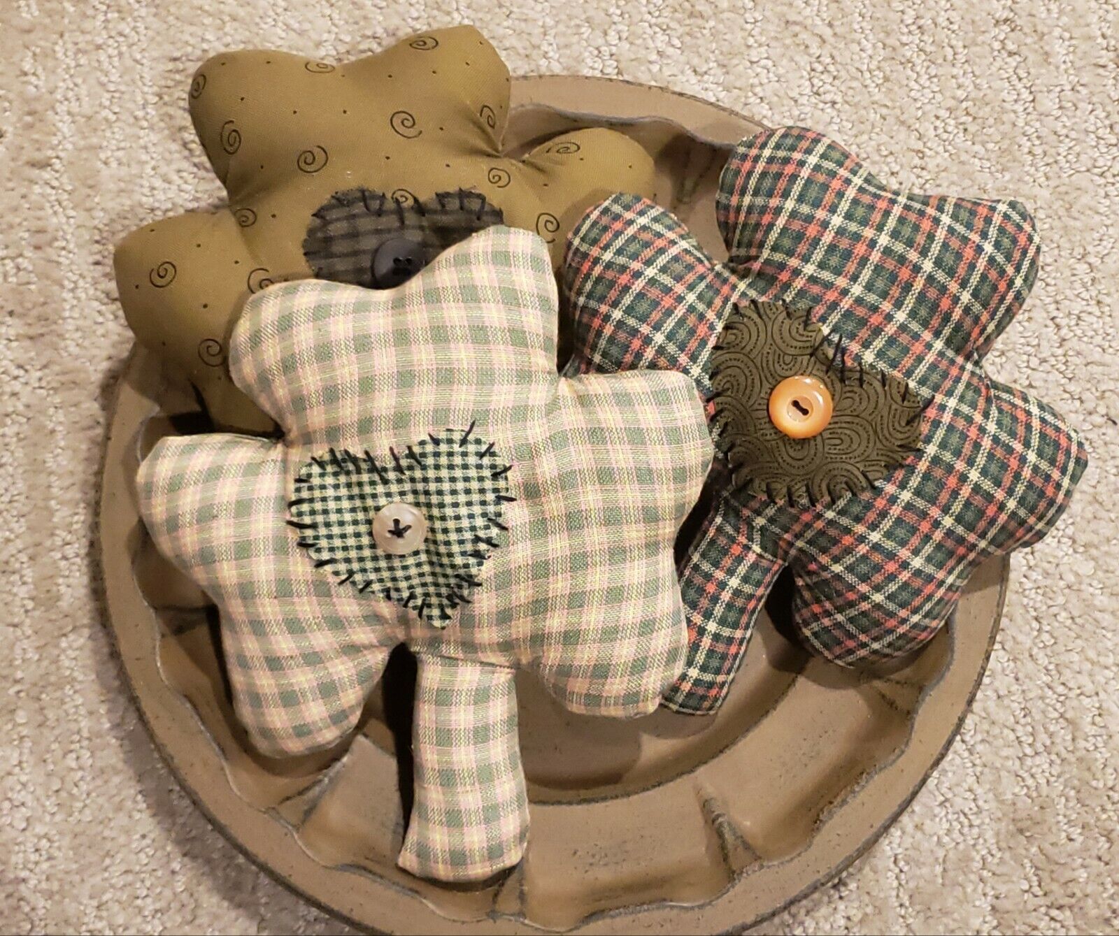 NEW Handmade Set of 3 Primitive Fabric SHAMROCKS CLOVERS Ornies Bowl Fillers