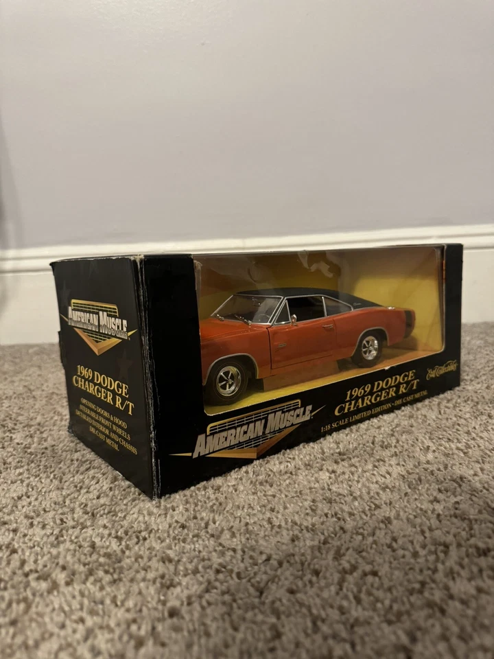 Dodge Charger R/T Ertl 1:18 American Muscle 1969 rojo/naranja tapa de vinilo rara Foto 3 de 4