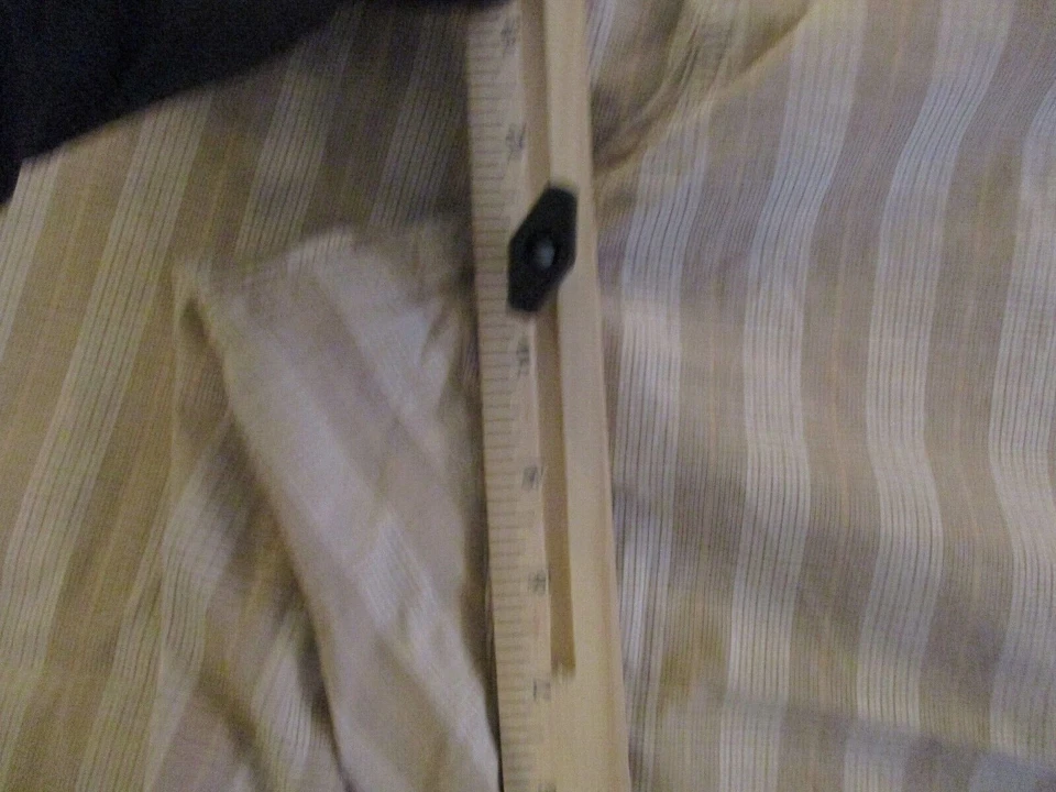 croft and barrow size 16 Woman Stretch beige plaid Shorts - Image 3 of 4