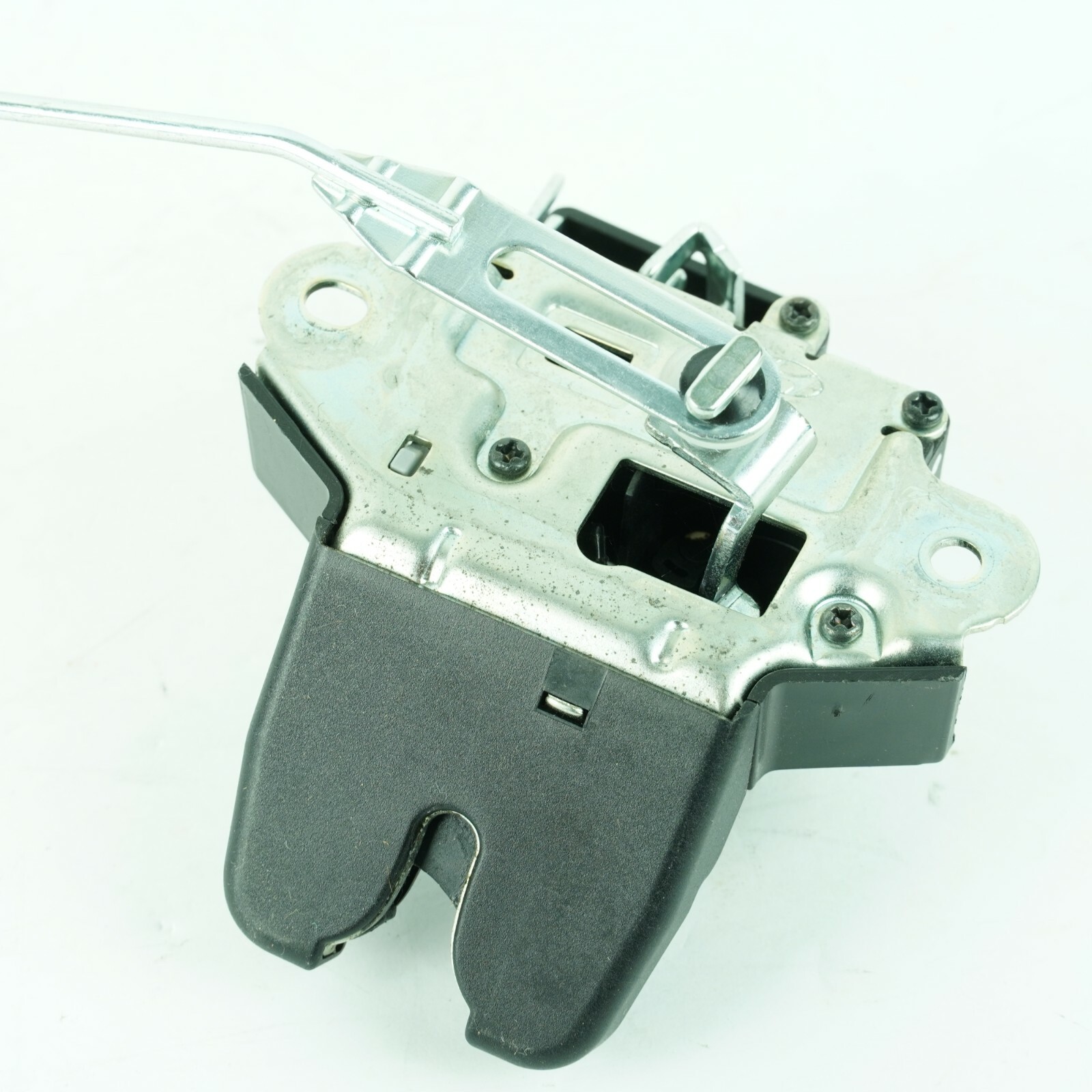 2012 2017 Hyundai Accent Sedan OEM Trunk Latch Lid Lock 812301R010