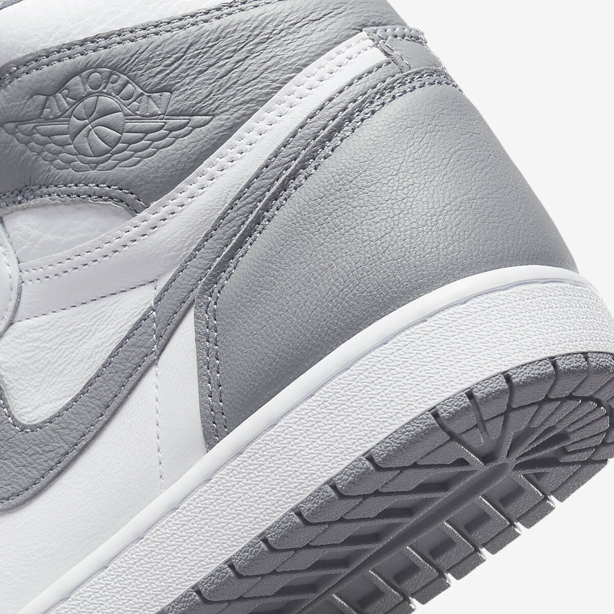 Nike Air Jordan 1 Retro High OG Stealth White Gray Mens Nike Air Jordan 1 Retro High OG Stealth White Gray Mens
