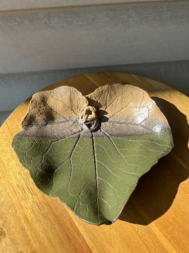Green Tan Leaf Textured Handmade Crimped Art Pottery Plate Dish 9" Realism