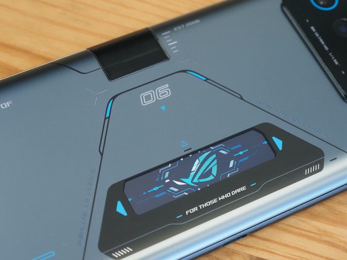 Asus ROG Phone 6D Ultimate 6.78
