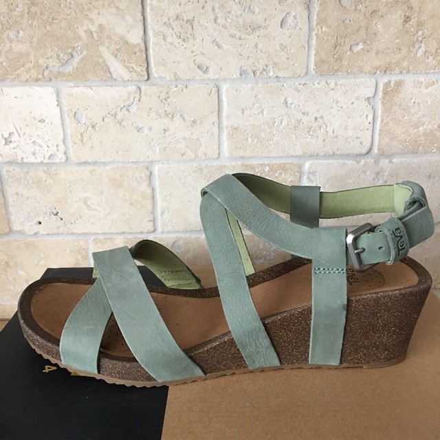 teva mahonia wedge cross strap