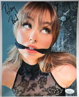 Riley Reid Signed 8x10 Authentic  Photo - Autograph with Tamper Proof JSA