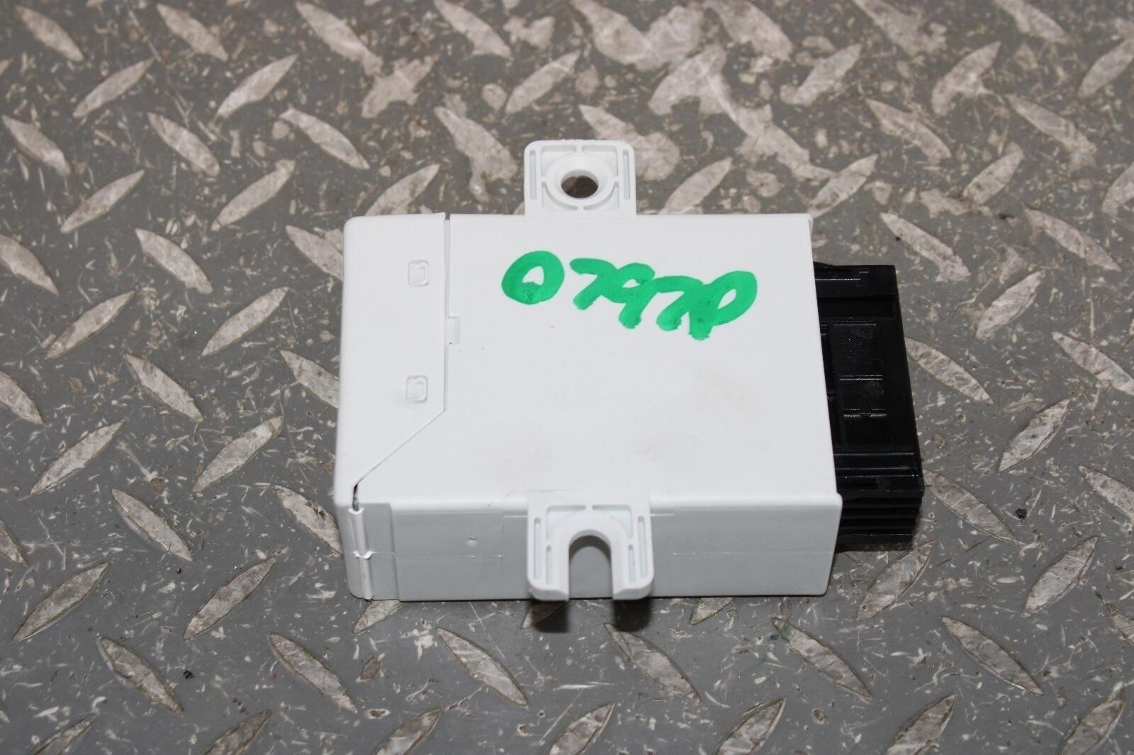 11-17 Aston Martin Vantage Tyre Tire Pressure Monitor System TPMS Control Module